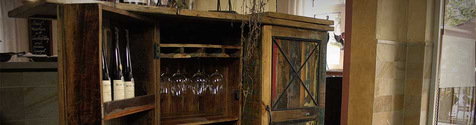 Historischer Schrank im Gasthof Eichel
